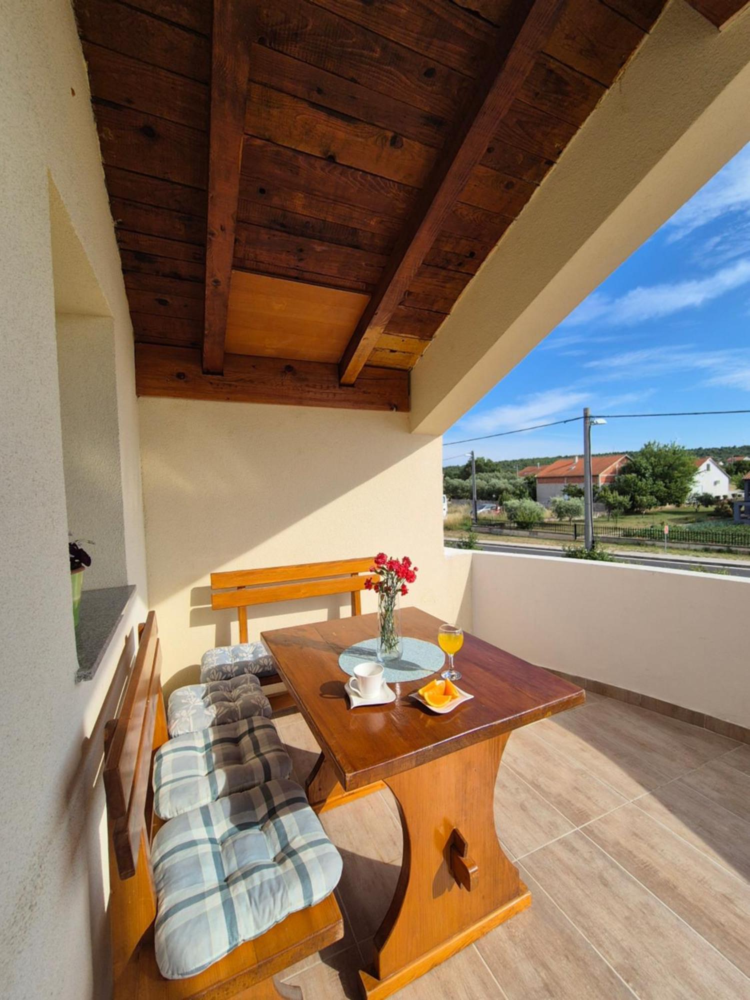 Apartman Lucija Apartamento Pridraga Exterior foto