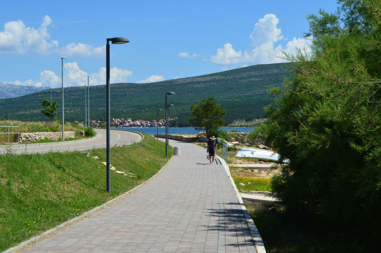 Apartman Lucija Apartamento Pridraga Exterior foto